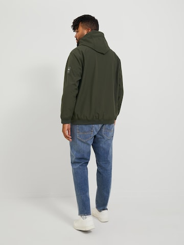 Jack & Jones Plus - Chaqueta de entretiempo en verde