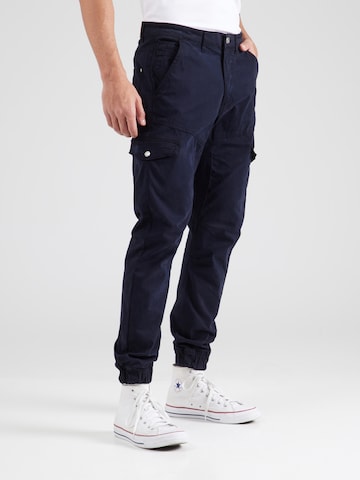 GUESS Tapered Hose 'NEW KOMBAT' in Blau: Vorderseite