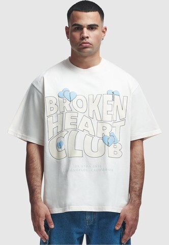 2Y Studios Shirt 'Broken Heart Club' in Wit: voorkant