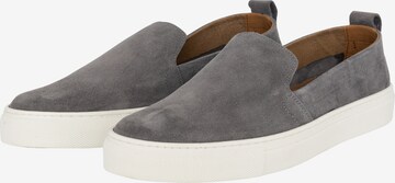 MO Slip-Ons in Grey