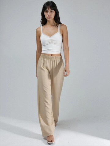 Hiccup Loose fit Trousers in Beige