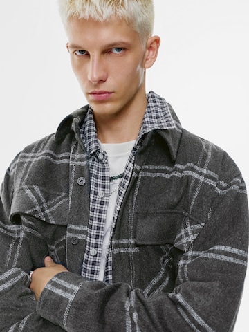 Pull&Bear Tussenjas in Zwart