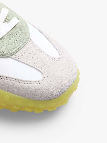 Scalpers Rövid szárú sportcipők 'New Prax' - fehér