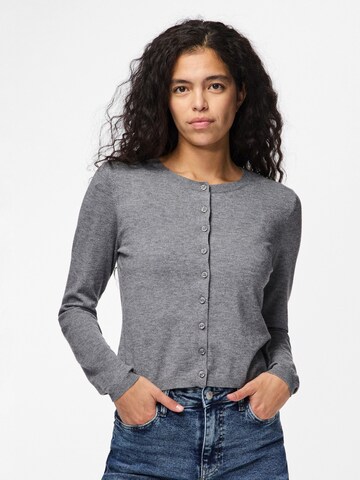 PIECES Strickjacke 'NATALIE' in Grau: Vorderseite