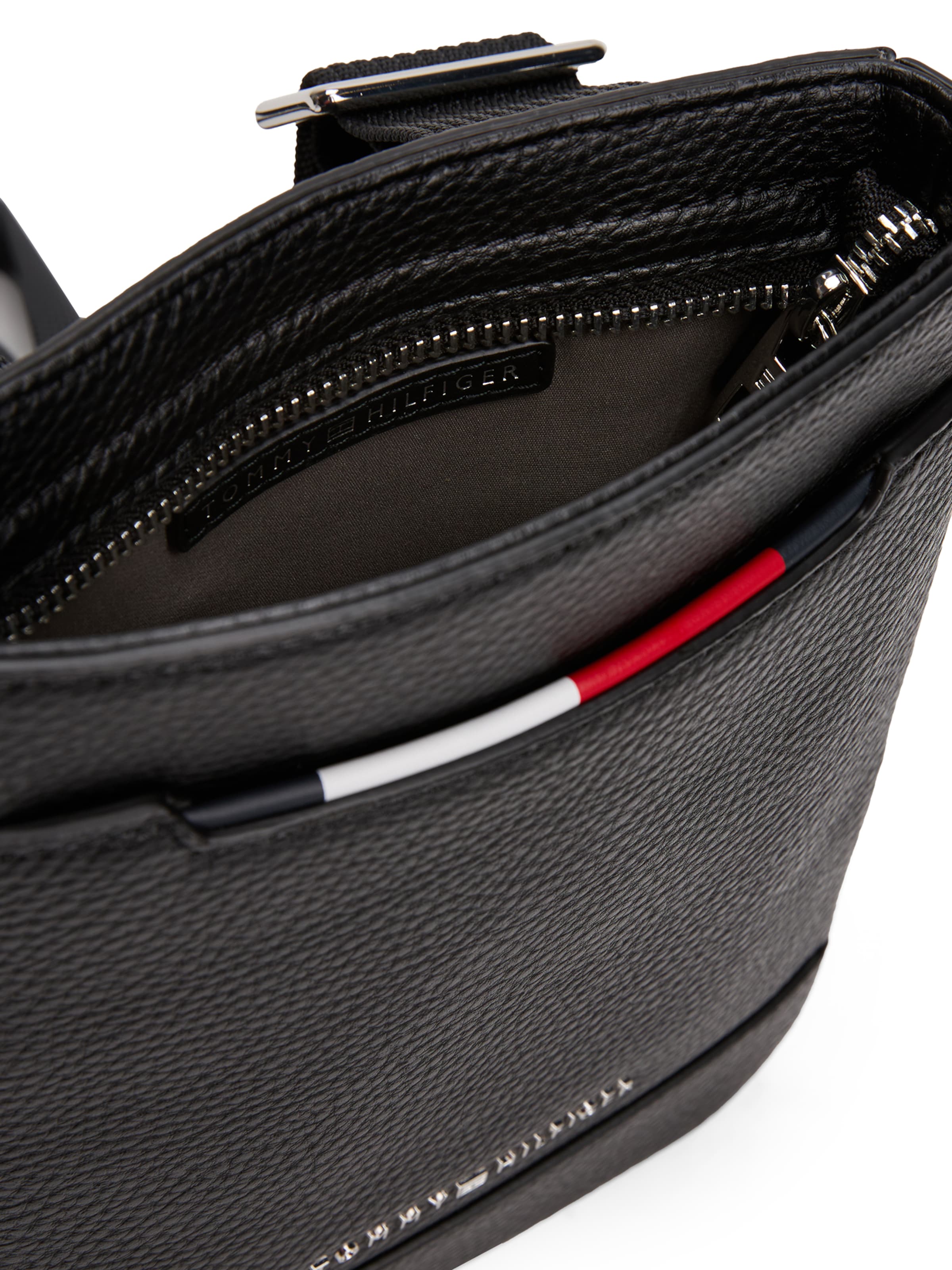 TOMMY HILFIGER Skuldertaske i sort