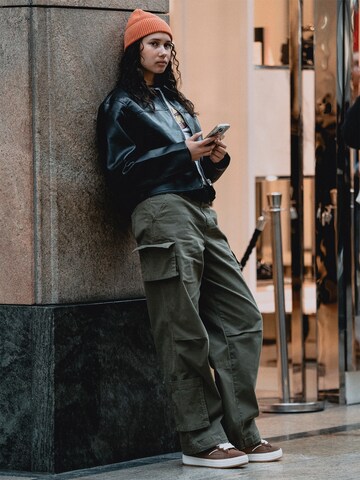 THE ELECTRIC STATE COLLECTION Regular Cargo trousers in Green