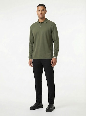 TRAPP Tapered Pants in Black