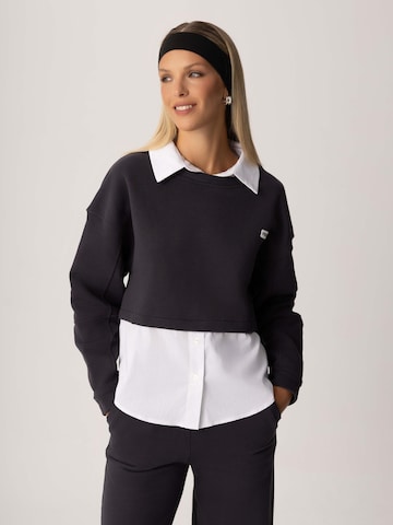 FEMSSY - Sudadera 'LAYA SWEATSHIRT BEIGE' en gris