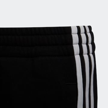 ADIDAS SPORTSWEAR Regular Спортен панталон 'Essentials' в черно