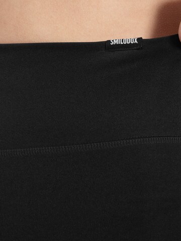 Coupe slim Pantalon de sport ' Lavina ' Smilodox en noir