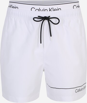 Shorts de bain Calvin Klein Swimwear en blanc : devant