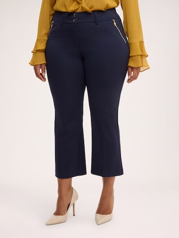 Flared Pantaloni di Fiorella Rubino in blu