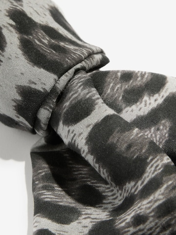 Friends Like These Šála – šedá