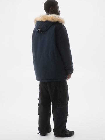 Pull&Bear Winterparka in Blauw