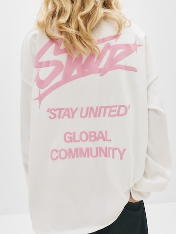 Pull&Bear Oversized shirt 'STWD' in White