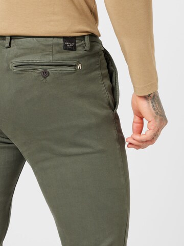 Regular Pantalon chino 'Zeumar' REPLAY en vert