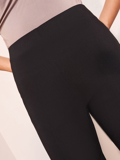 Friends Like These Pantalon en noir, Vue avec produit