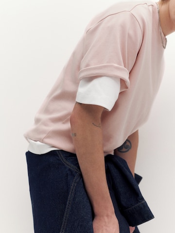 Pull&Bear T-Shirt in Pink