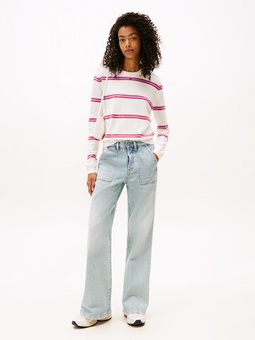 Pull-over 'ESSENTIAL' Tommy Jeans en blanc