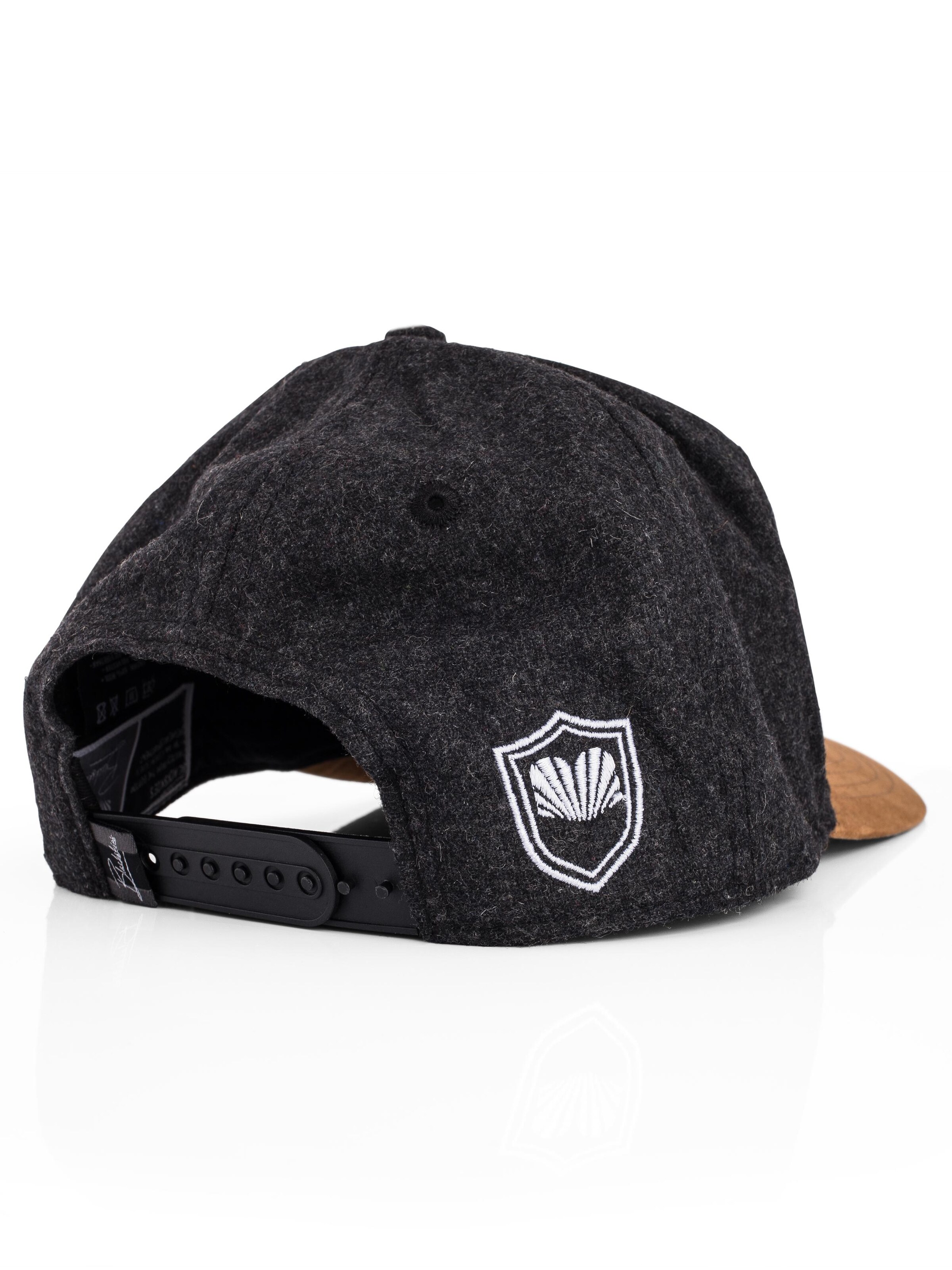 Blackskies Cap 'B Script' in Grey