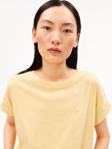 T-shirt 'IDAARA' ARMEDANGELS en jaune