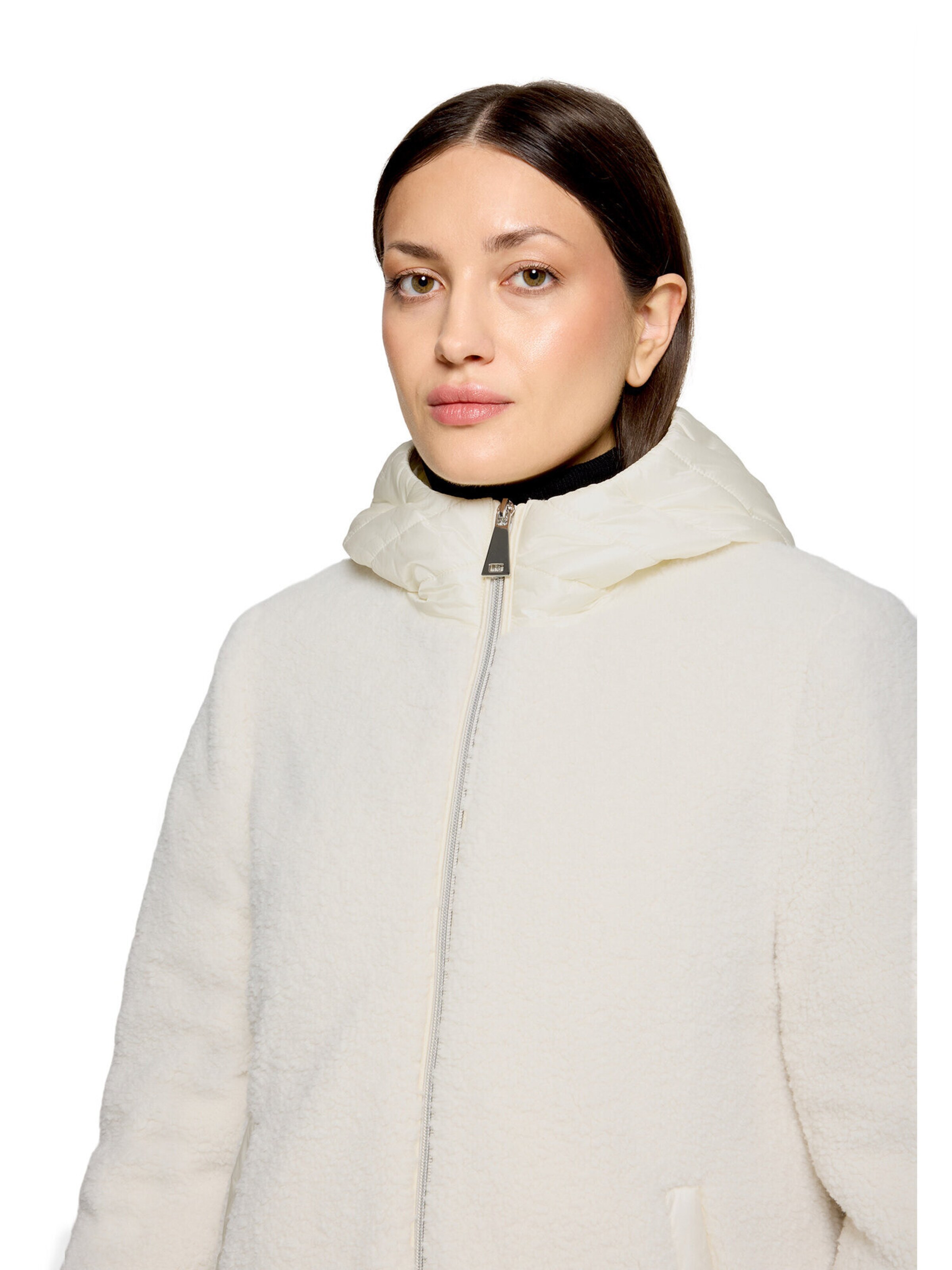 Betty Barclay Between-Season Jacket in Beige