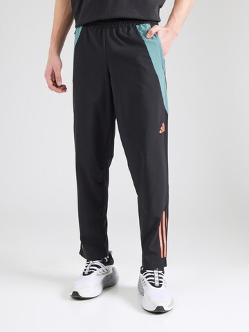 FC BAYERN MÜNCHEN Конический (Tapered) Спортивные штаны 'FCB' в Черный: спереди