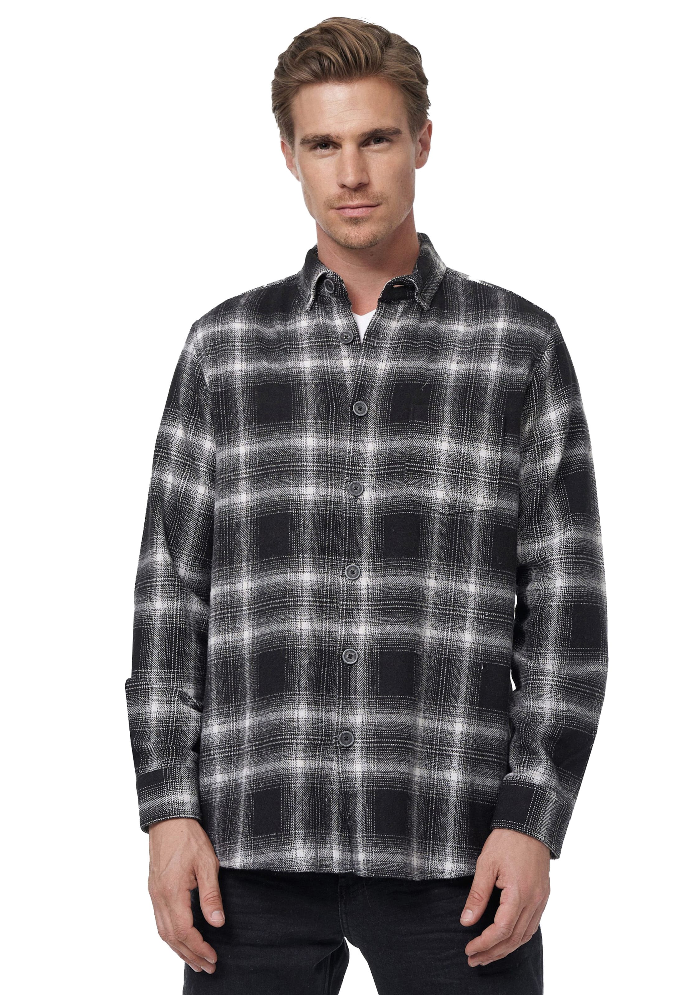 Rusty Neal Slim Fit Hemd in Schwarz: Vorderseite