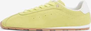 Baskets basses TOMMY HILFIGER en jaune : devant