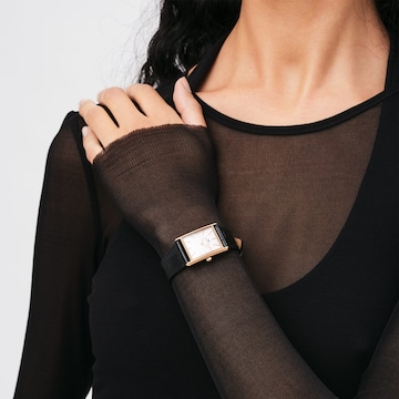 Daniel Wellington Analog watch in Black