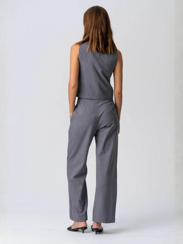 TEESHOPPEN Kamizelka ' Natalie ' w kolorze szary