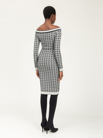 Influencer Strickkleid in Grau