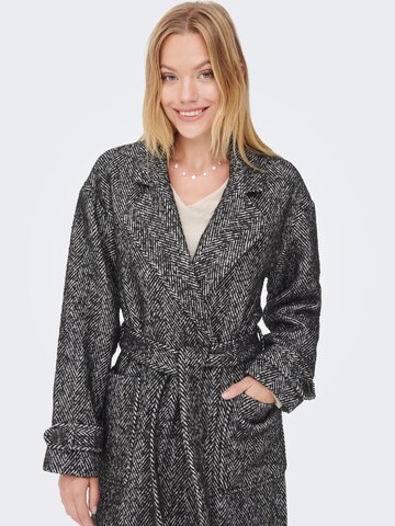 ONLY Between-seasons coat 'Nellie' in Black