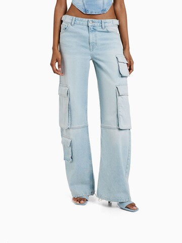 Bershka Wide Leg Jeans in Blau: Vorderseite