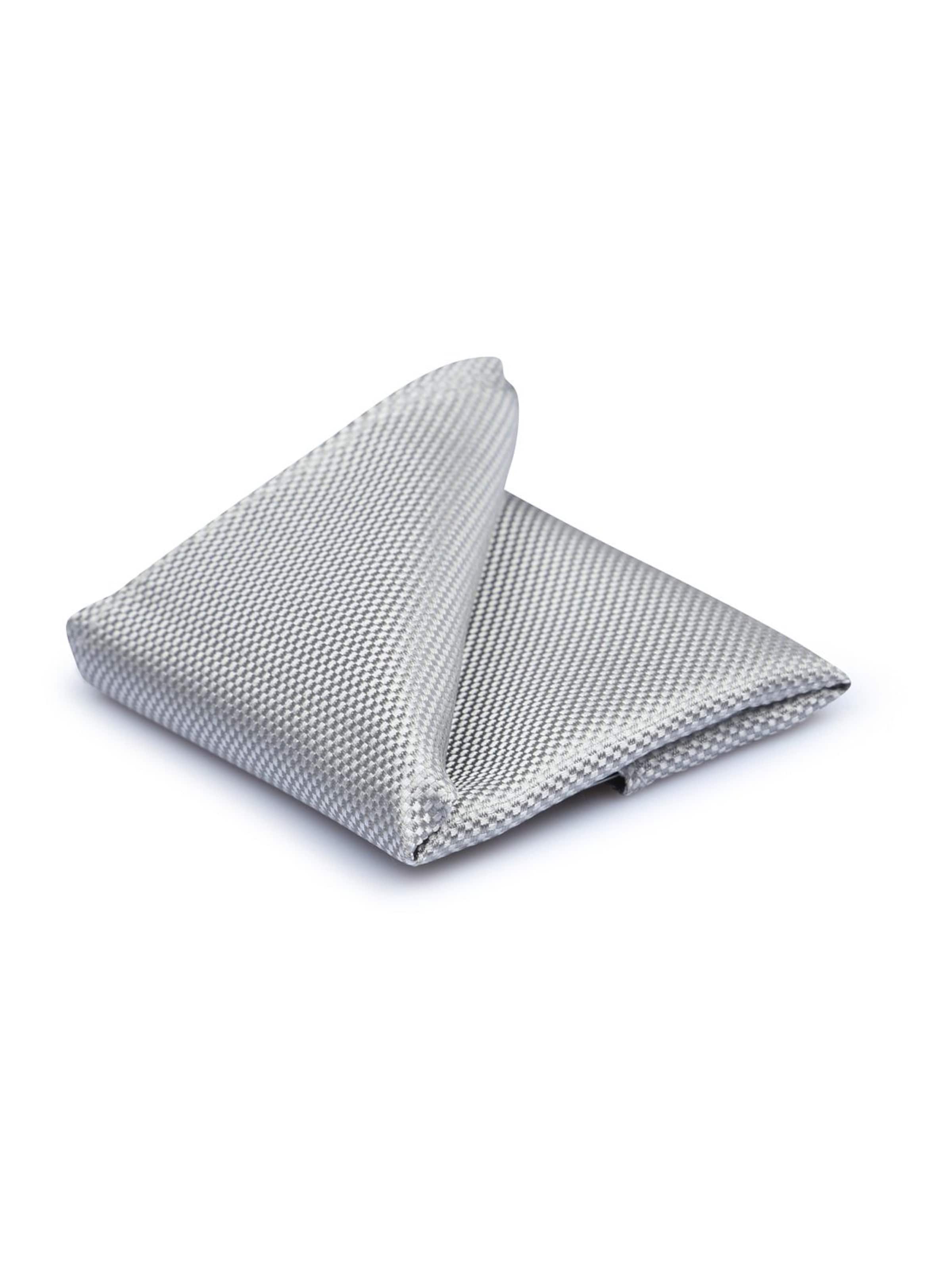 Suitable Pocket square in Silver: front