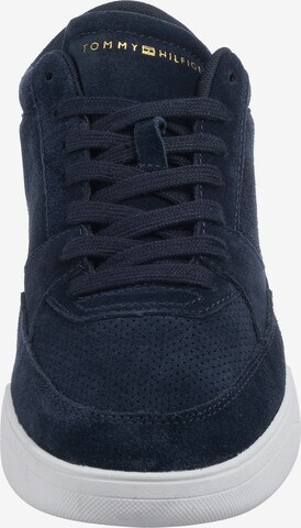 TOMMY HILFIGER Sneaker in Blau