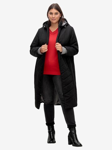 SHEEGO Winter Coat in Black: front