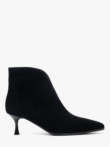 Estro Booties '1043-21' in Black: front