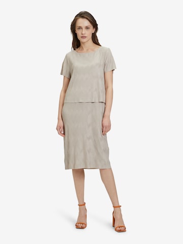 Robe de cocktail Betty Barclay en beige : devant