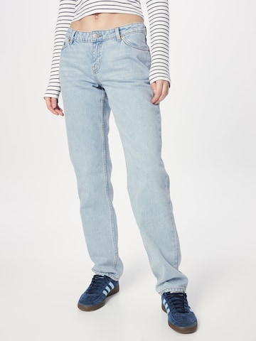 Monki Regular Jeans i blå: forside