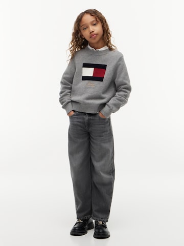 TOMMY HILFIGER Barrel Džínsy - Sivá