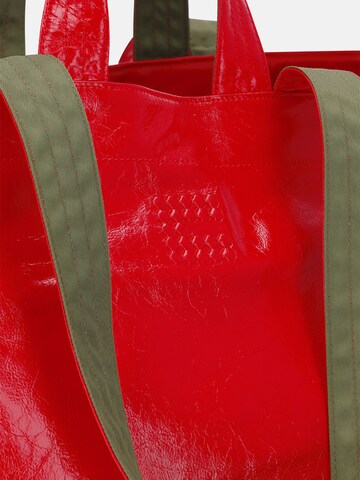 Clio Shopper in Red