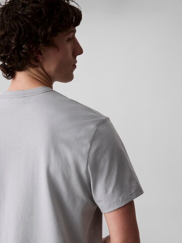 Calvin Klein Jeans T-shirt i grå