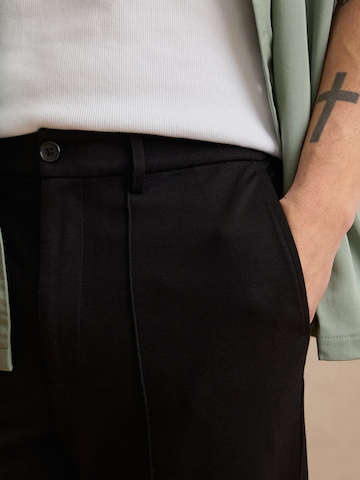 DAN FOX APPAREL - regular Pantalón de pinzas 'Victor' en negro