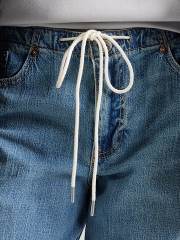 Abercrombie & Fitch Широки крачоли Дънки в синьо