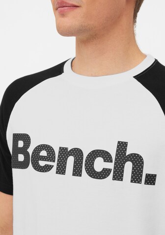 BENCH T-Shirt in Weiß