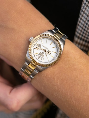 Montre à affichage analogique Maserati en argent : devant