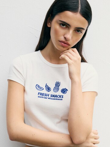 T-shirt 'PACIFIC FRUTAS' Pull&Bear en blanc : devant
