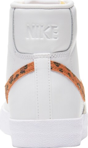 Baskets hautes 'Blazer Mid 77 SE' Nike Sportswear en blanc