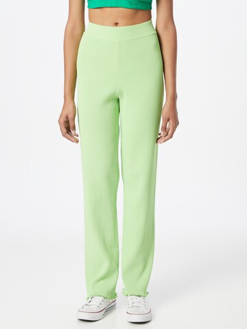 Monki Regular Trousers in Green: front